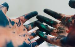 Staging Works of Art