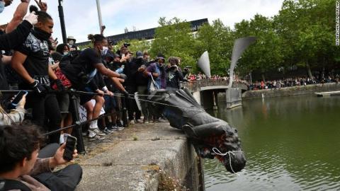 Black lives matter edward colston statue