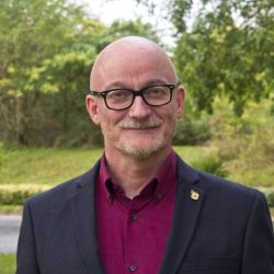Prof Richard Holliman