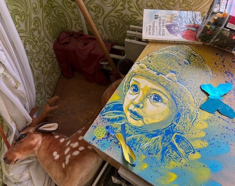 portrait of my son Gabin in a flat destroyed by Russian rockets