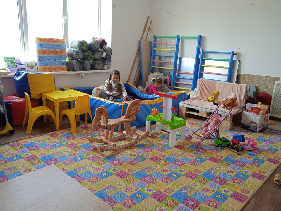 Images of the space after Olga and locals refurbished it for internally displaced people
