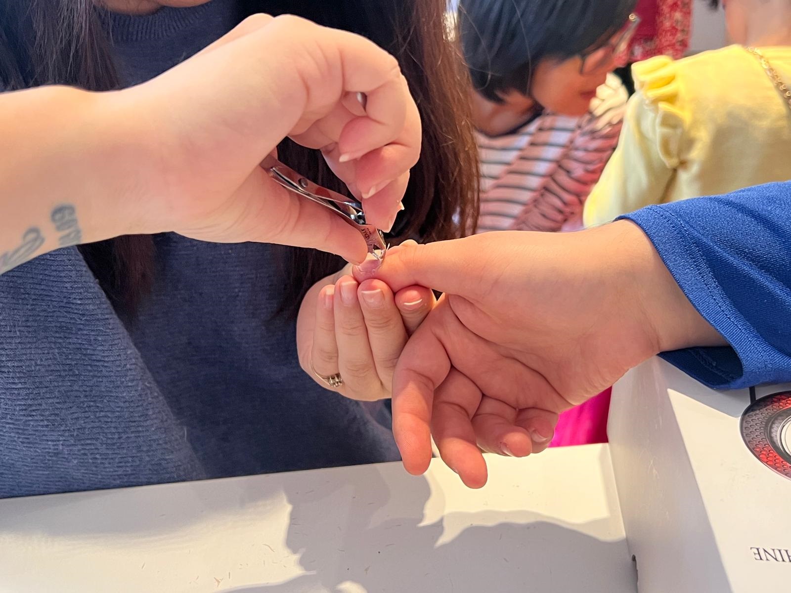 nail cut