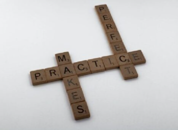 Scrabble tile pieces 