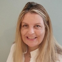 Mel Holmes professional headshot
