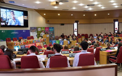 Delegates in the Mock COP27 conference room. 