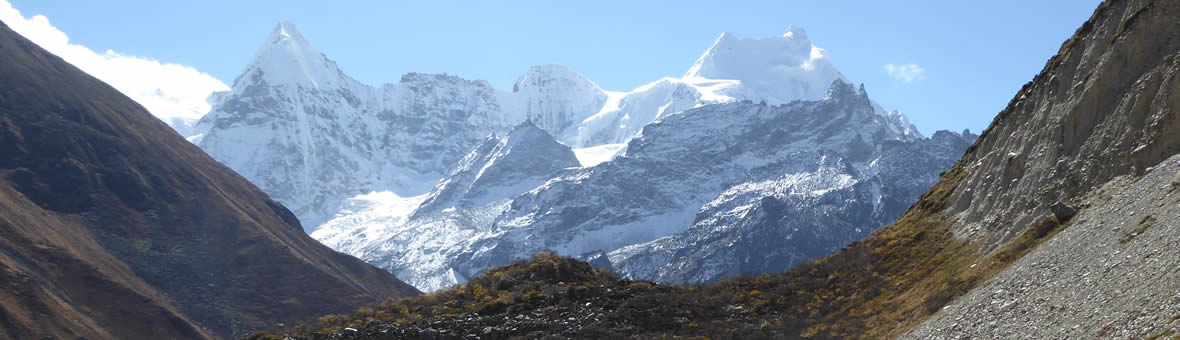 Dynamic Earth greeb valley with mountains in background