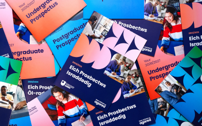 Pentwr o brosbectysau